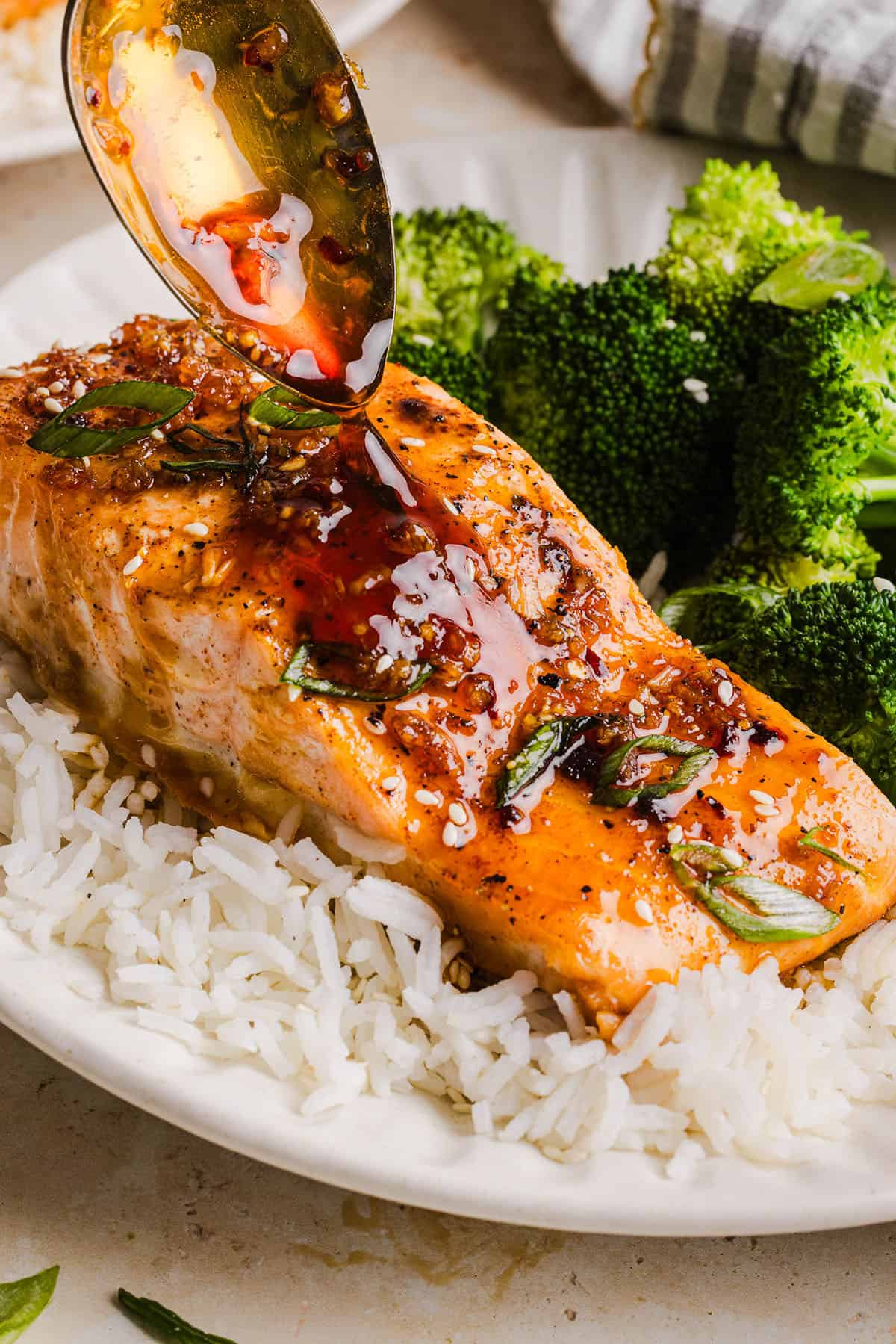 Minute Hot Honey Glazed Salmon: Sweet, Savory, & Spicy Dinner